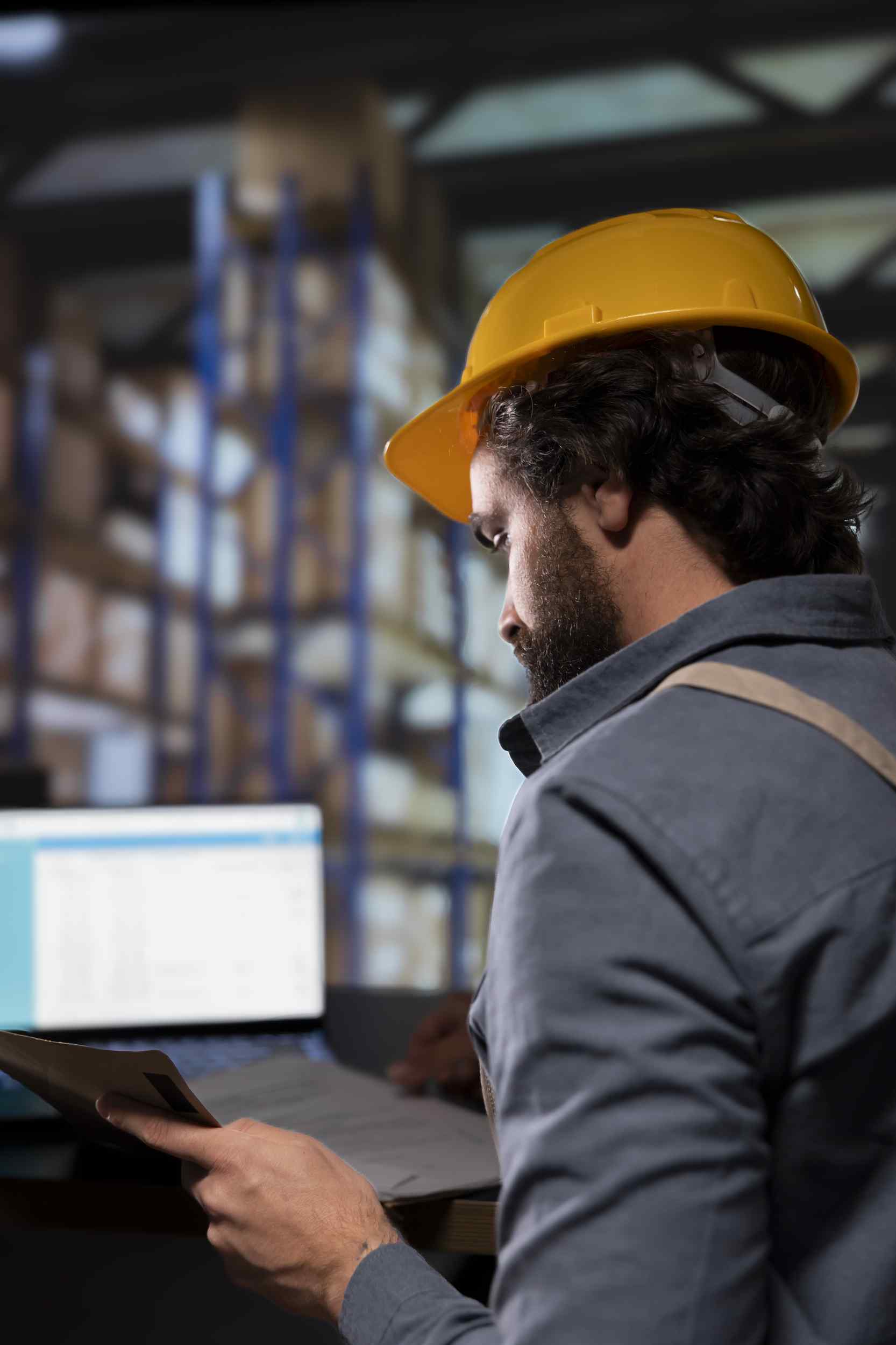 manager-studying-supply-chain-contracts-provide-cargo-shipment-time.jpg