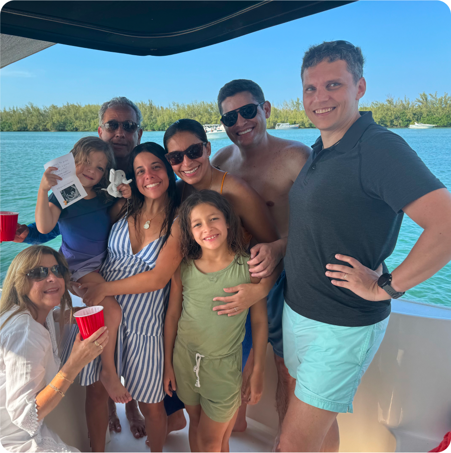 Daniela y familia 1.png