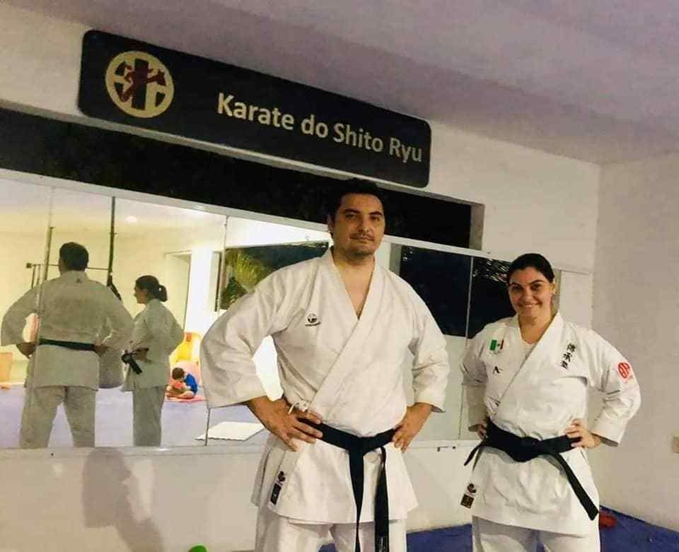hermanos karate.jpg