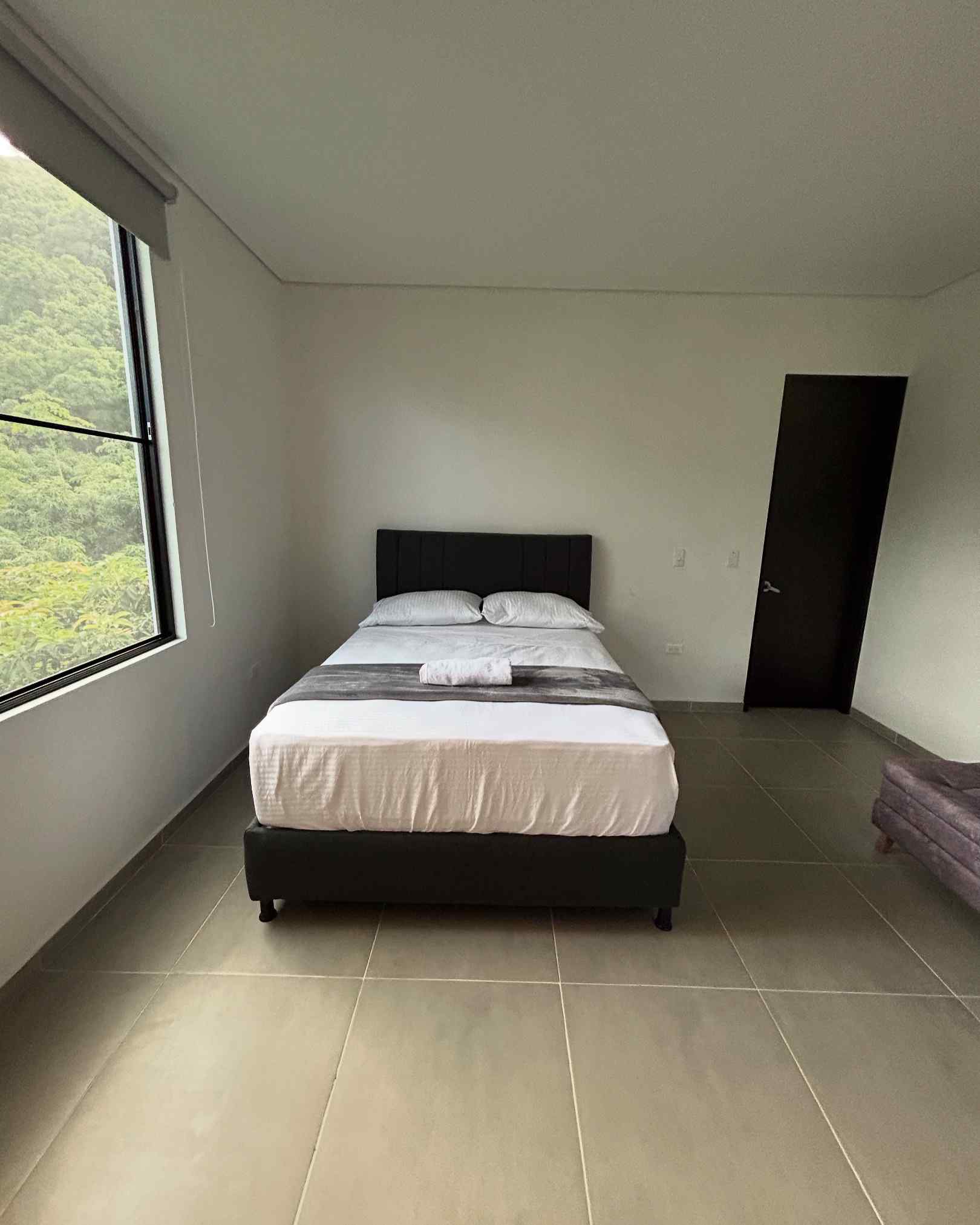 Habitación doble con sofacama piso 2.JPEG